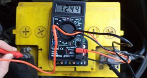 Проверка аккумулятора автомобиля: какое напряжение должно быть на аккумуляторе