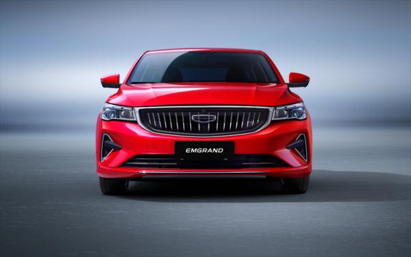 В России стартовали продажи нового седана Geely Emgrand 1,8 млн