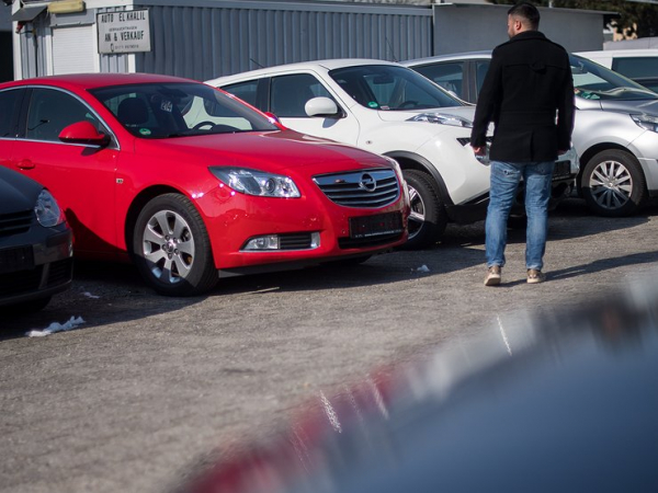 Временно невидимо: перекупщики придумали особенно циничный способ маскировать плохое состояние машин Временно невидимо: перекупщики придумали особенно циничный способ маскировать плохое состояние машин