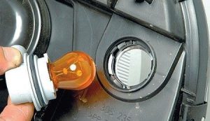 Замена лампочки ближнего света на Лада Калина: что нужно знать