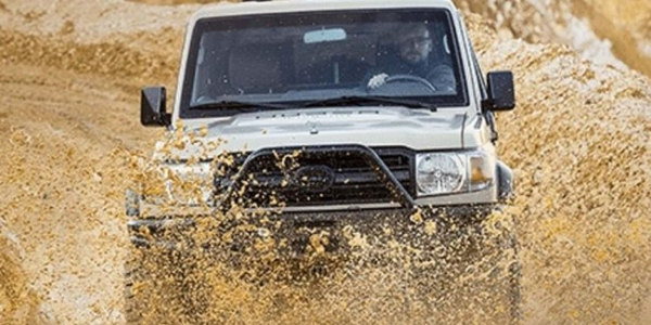 Toyota Land Cruiser 70 став електромобілем Toyota Land Cruiser 70 став електромобілем