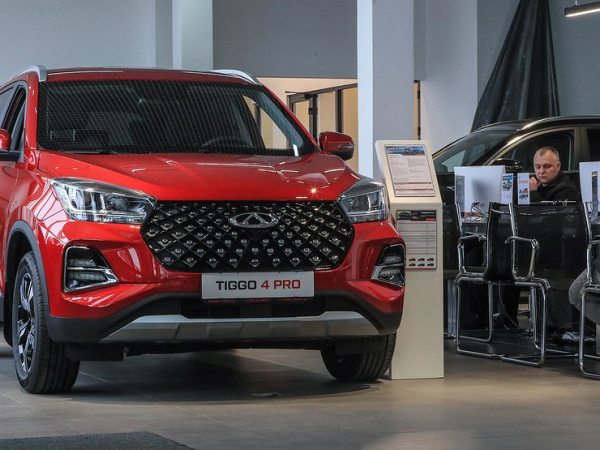 JAC — за недорогие машины, Chery — против, а власти, как всегда, «шпилят» водителей: итоги недели JAC — за недорогие машины, Chery — против, а власти, как всегда, «шпилят» водителей: итоги недели