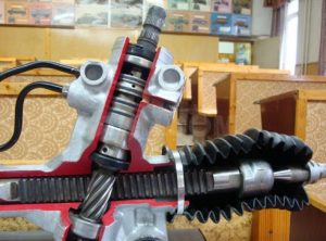 Как подтягивать рулевую рейку правильно: что нужно знать