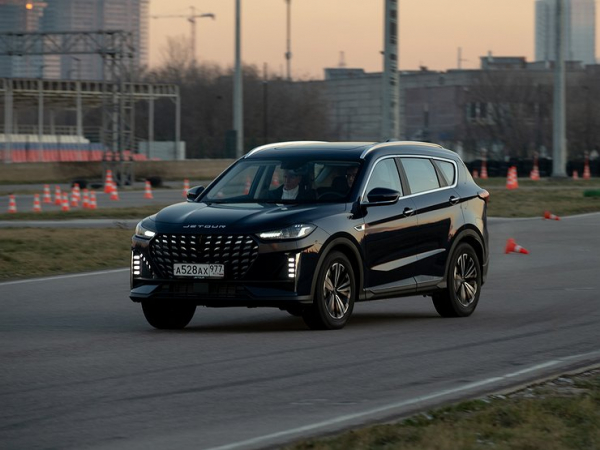 Ностальгия по Mercedes: первое знакомство с большим кроссовером Jetour X70 Plus Ностальгия по Mercedes: первое знакомство с большим кроссовером Jetour X70 Plus