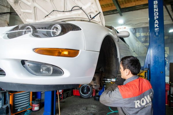 Почему владельцы китайских машин скоро попадут в &laquo;рабство&raquo; к официальным дилерам