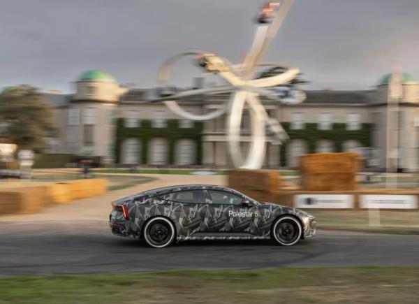 Прототип электрокара Polestar 5 EV способен проехать 161 км после 5-минутной зарядки