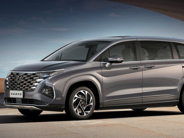 В России начались продажи больших минивэнов Hyundai В России начались продажи больших минивэнов Hyundai