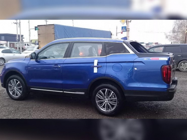 В Россию привезли весьма странный Geely Atlas-пикап