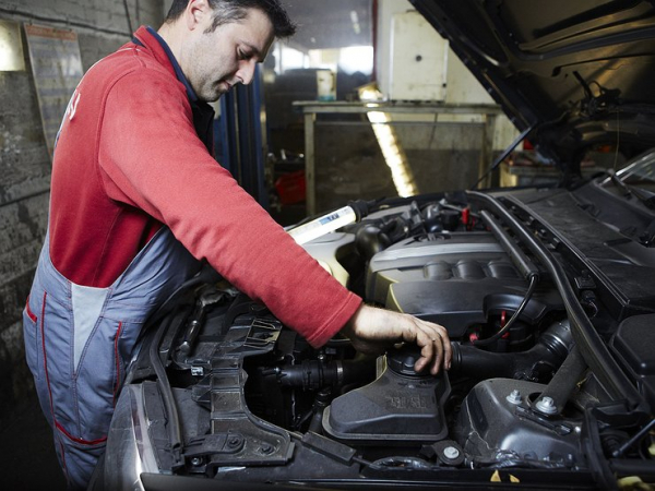 Зачем опытные водители переделывают короб воздушного фильтра на подержанном авто