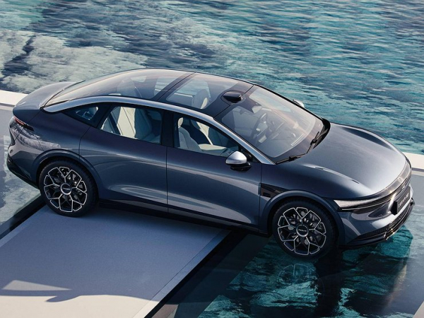 Zeekr опубликовал первую фотографию седана 007