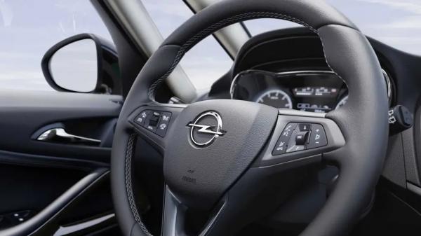 Немецкая надежность, крепкое шасси: назван достойный семейный автомобиль за миллион рублей