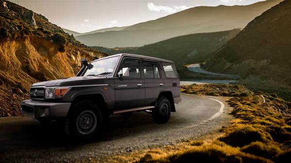 В Россию привезли неубиваемый японский внедорожник Toyota