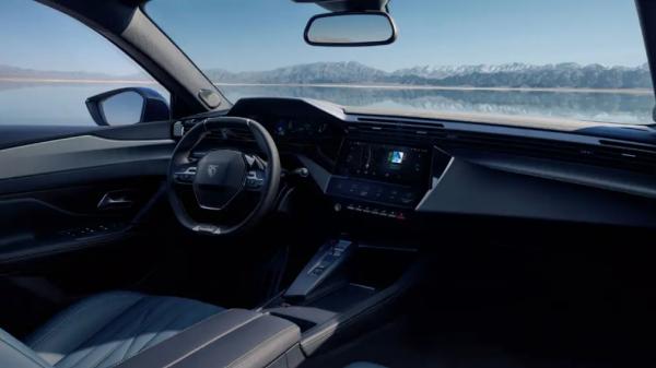 На рынок России приехал стильный кроссовер Peugeot