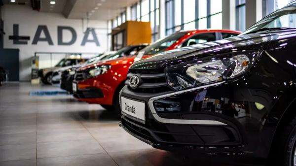На АвтоВАЗе рассказали, насколько подорожали новые автомобили LADA за 2023 год