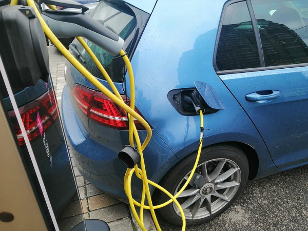 Автомобилисты предсказали мрачное будущее электромобилям в России