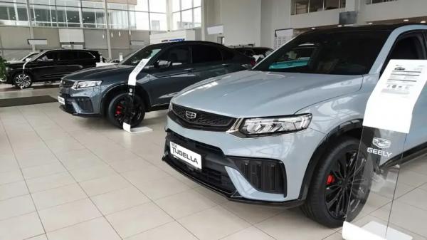 Названы регионы России с наибольшим количеством автодилеров