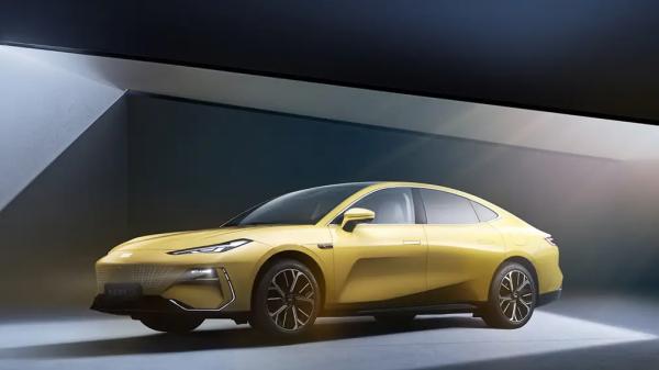 Geely запустила предзаказы на новый электрический седан Galaxy E8