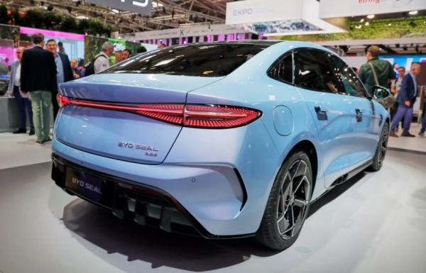 BYD планирует продавать 30 000 электромобилей ежегодно в Японии BYD планирует продавать 30 000 электромобилей ежегодно в Японии