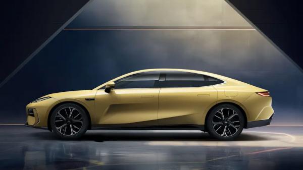 Geely запустила предзаказы на новый электрический седан Galaxy E8