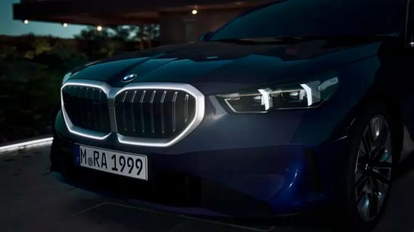В России стали продавать новые BMW 5-Series