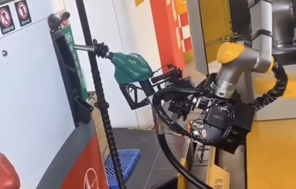 Фразы &laquo;я же сказал &mdash; дизель&raquo; и &laquo;я просила на тыщу&raquo; на АЗС можно забыть