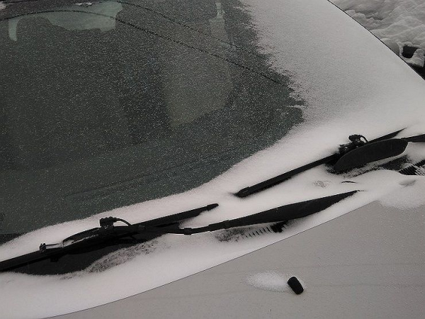 Как раз и навсегда победить примерзающие к стеклу дворники