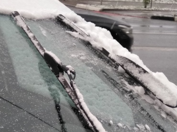 Как раз и навсегда победить примерзающие к стеклу дворники