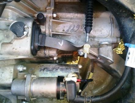 Как заменить тросик сцепления Лада Гранта Как заменить тросик сцепления Лада Гранта