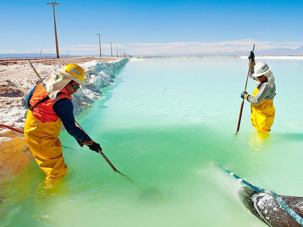 Литий раздора: электромобили разорят государства, а то и убьют планету Литий раздора: электромобили разорят государства, а то и убьют планету