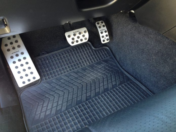 Мягкая педаль тормоза после замены колодок: причины