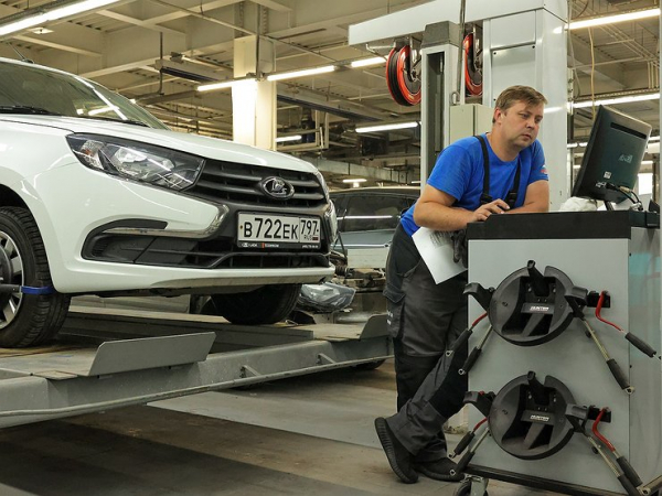 Новогодние традиции: с 1 января техосмотр снова подорожает