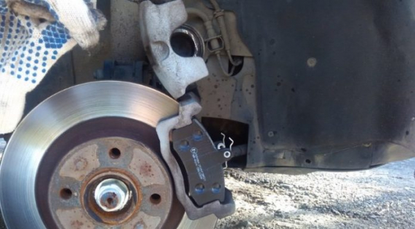 Передние колодки на Калину: замена своими руками