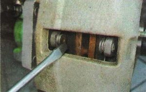 Передние колодки на Калину: замена своими руками