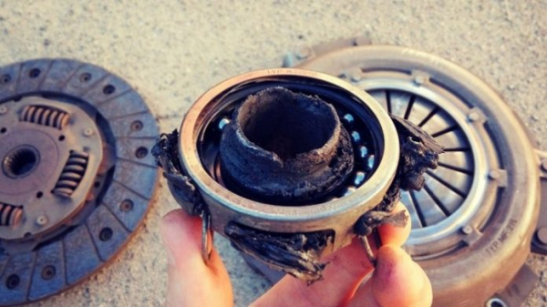 Признаки неисправности сцепления и возможные причины поломки