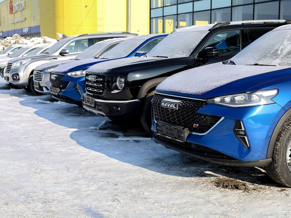 Продажи подержанных автомобилей в России начали падать