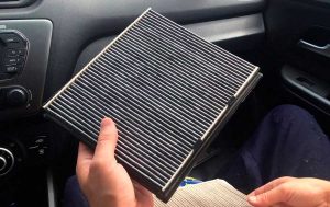 Салонный фильтр Киа Рио: как заменить самому Салонный фильтр Киа Рио: как заменить самому