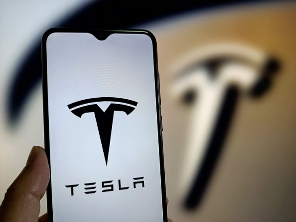 Tesla &mdash; чемпион по поломкам: немцы выносли приговор &laquo;электричкам&raquo;