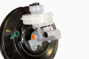 Усилитель тормозов вакуумный: как устроен и работает, неполадки ВУТ