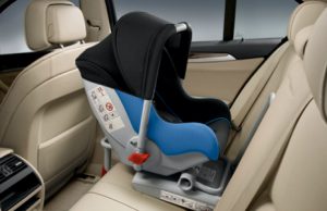 Установка детского кресла в автомобиле: правила и рекомендации