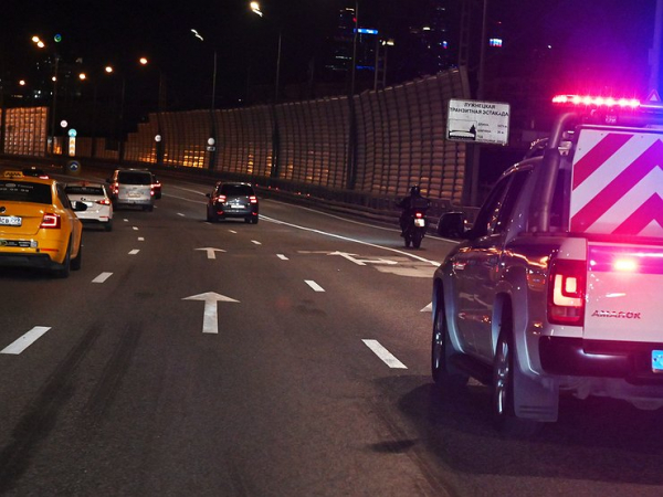 Зачем у некоторых авто в багажнике стоят дополнительные габаритные огни