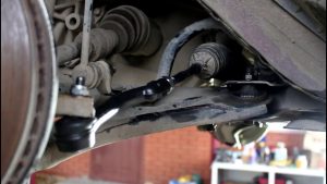 Замена рулевых тяг и наконечников: что нужно знать