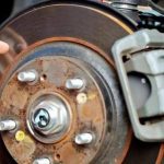 Жидкость тормозная: особенности, свойства, выбор и замена