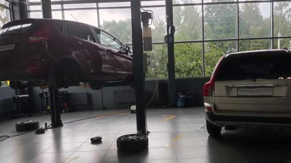 Россиянам рассказали, как действовать при отказе в ремонте китайской машины