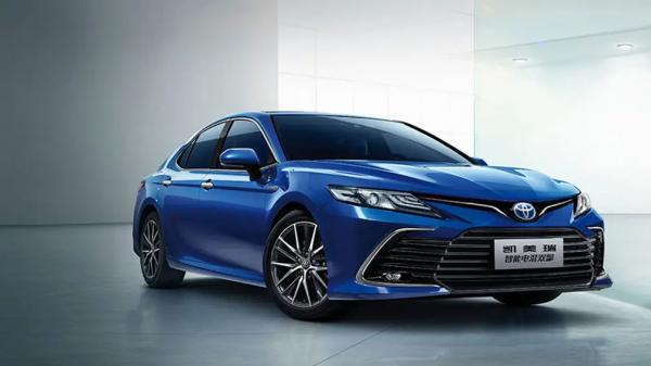 В РФ появились седаны Toyota Camry от 3,8 млн рублей