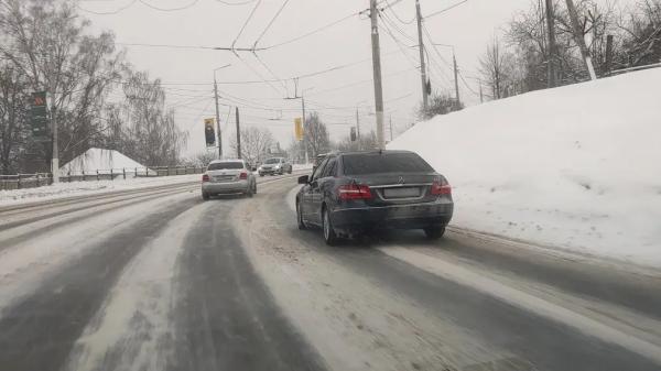 Работаем быстро и плавно: эти советы от инструктора помогут избежать проблем на зимней дороге