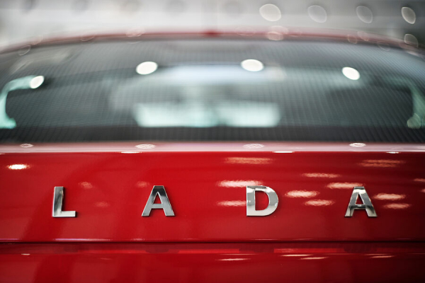 АвтоВАЗ вернул металлические цвета в палитру оттенков Lada Granta