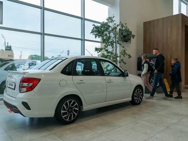 Бюджетные легковушки начнут дорожать с февраля