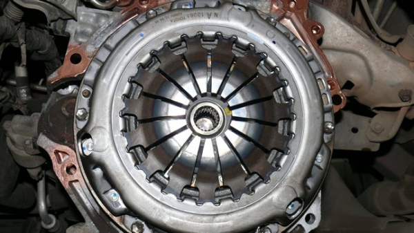 Элементы сцепления автомобиля: нажимной диск сцепления