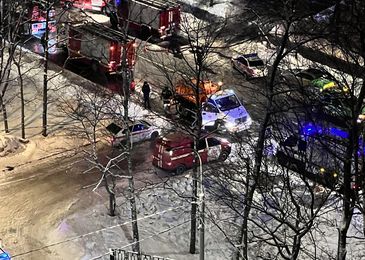 Из-за пожара в одном из домов перекрыт Красностуденческий проезд в Москве