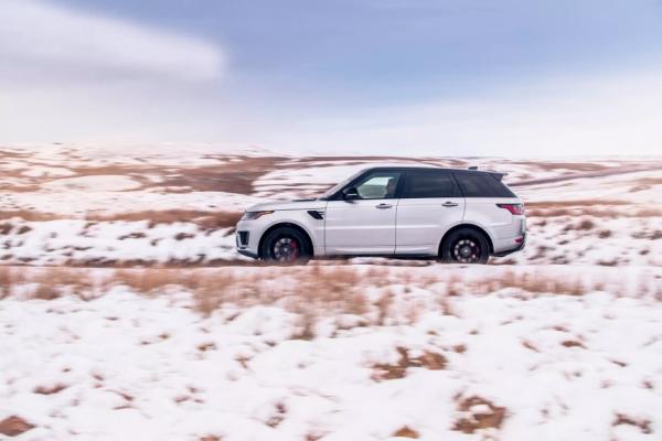 Jaguar Land Rover отзывает почти 60 000 Range Rover из-за протечки задней камеры